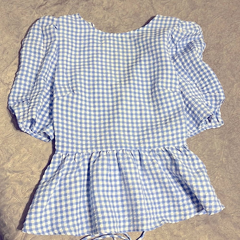 Gingham blue and white lace back/neck ruffle top, size M